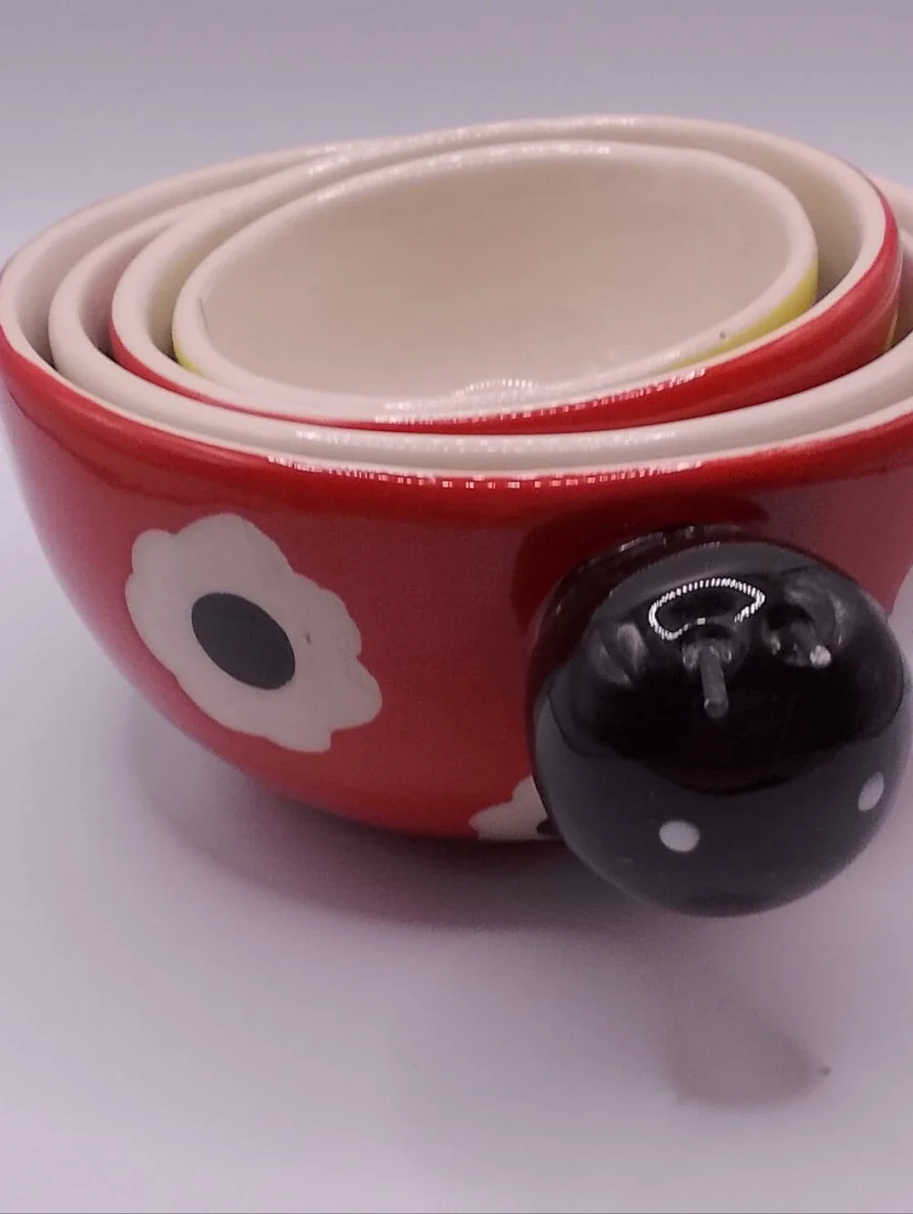 Adorable Pier 1 Ceramic Nesting Lady Bug Floral Measuring Cups Set Of 4